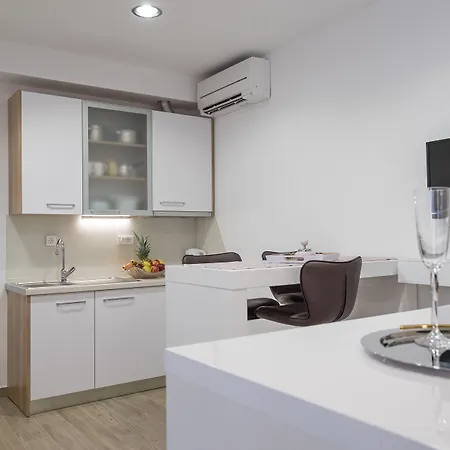 Drop In Luxury דירה *