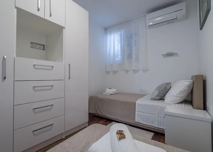 Drop In Luxury * Split