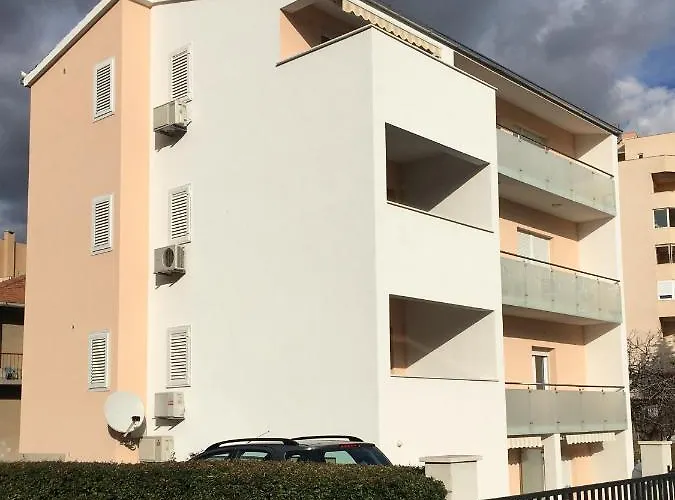 Drop In Luxury Apartment *